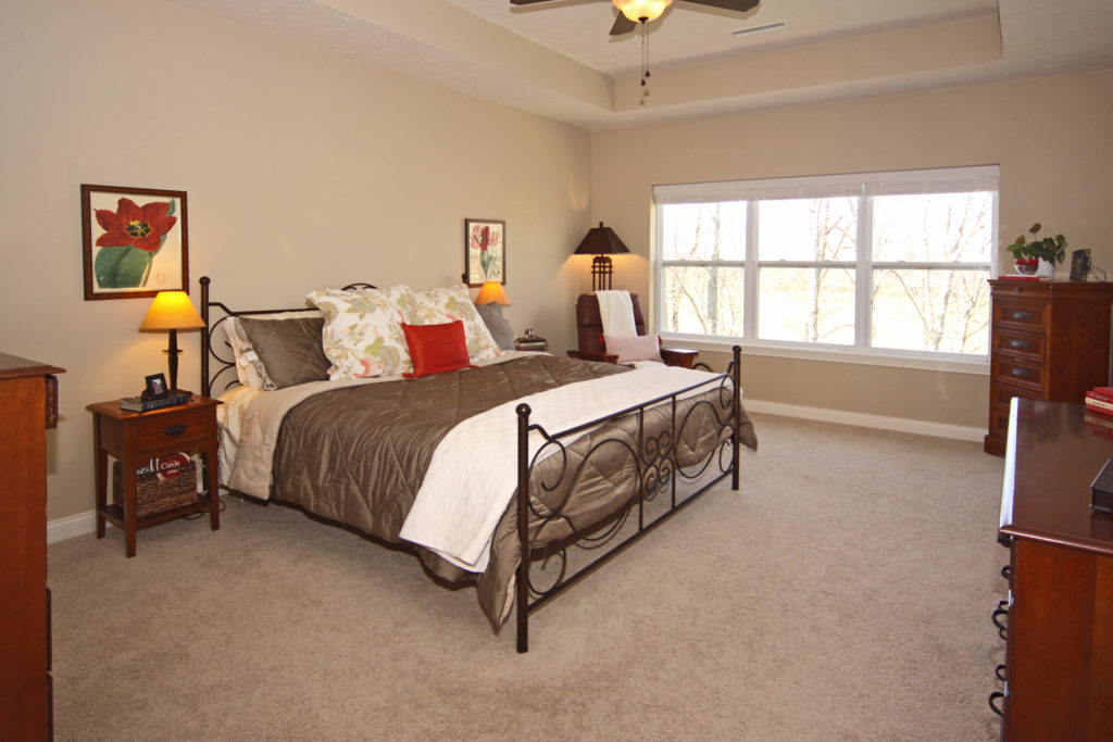 13MasterBedroom