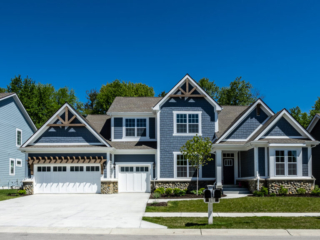 01-15581 Woodford Dr